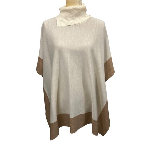 Boss Hugo Boss Reversible Poncho in Wool With Striped Border - Picture 4 of 12